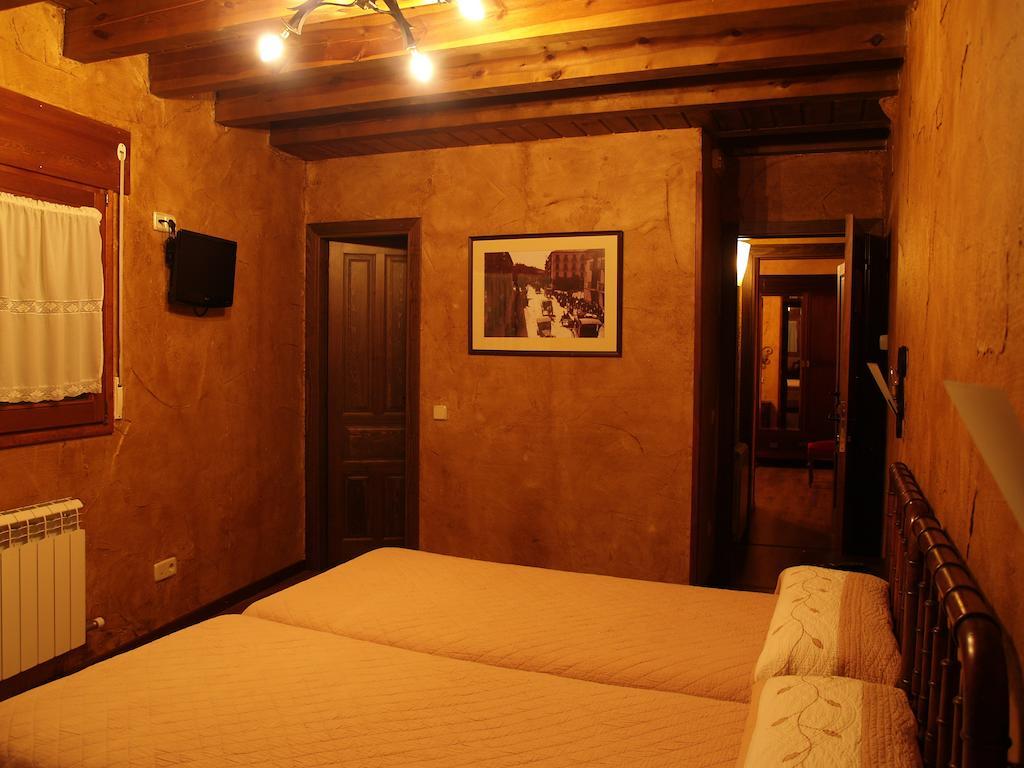 La Casona Del Herrero Navaleno Room photo